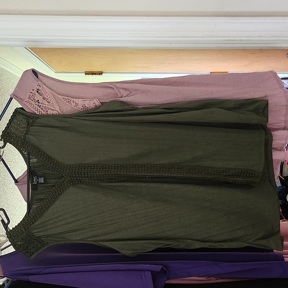 Lace Detail Mauve Top & Green Tank top - Picture 3 of 4